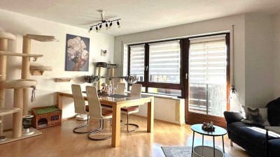 Helle 3-Zimmer Wohnung mit schönem Balkon, Einbauküche und Tiefgaragenstellplatz