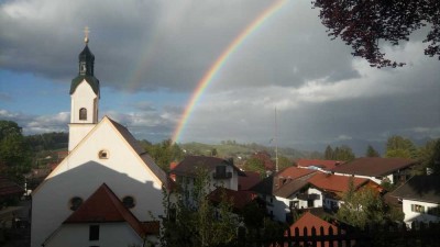 Moderne, energetisch sanierte 4-Zimmer-Wohnung mit Gartenanteil und Balkon in Bad Kohlgrub