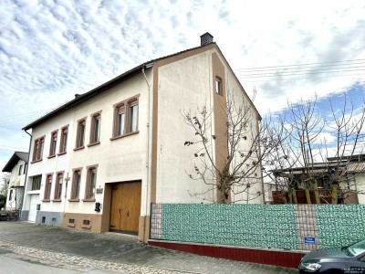 Ehemaliges Winzerhaus mit Gewölbekeller, Scheune und Garten