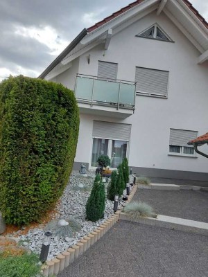 3-Zimmer Wohnung in Zweifamilienhaus auf zwei Ebenen mit Terasse in Heilbronn-Bibeberach