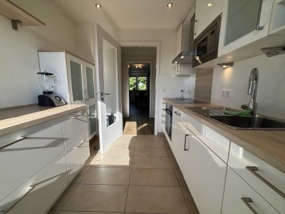Attraktive 4-Zimmer-Wohnung, saniert, gehobene Innenausstattung mit Balkon und EBK in Wolfsburg