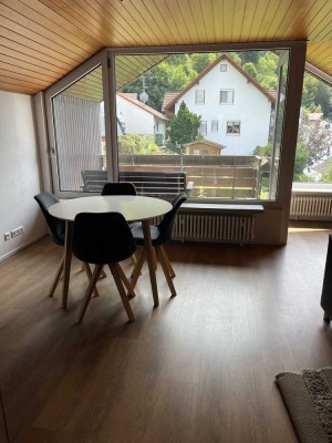 Attraktive 2-Zimmer-Dachgeschosswohnung mit Balkon und Einbauküche in Wolfach