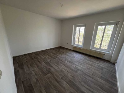 Preiswerte, sanierte 2-Zimmer-Hochparterre-Wohnung in Böhlen