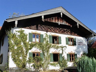 Wohnen und Arbeiten im Voralpenland: charmantes, denkmalgeschütztes 'Handwerkerhaus'