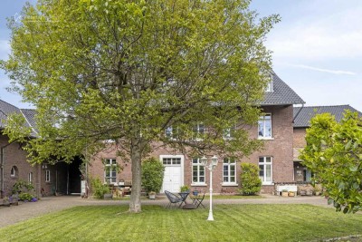 Historischer Charme trifft moderne Wohnqualität – 
2-Zimmer-Wohnung im Grünen