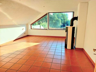*TOP* Wunderschöne 4Z. DG-Wohnung mit West-Balkon & Panoramablick