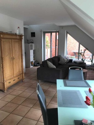 Außergewöhnliche 3-Zimmer-Maisonette-Wohnung für Singles und Paare