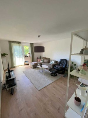 Geschmackvolle möblierte 4-Raum-Wohnung mit Balkon und Einbauküche in München Untergiesing