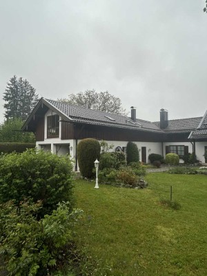 Schöne ruhige Wohnung mit Blick ins Grüne
