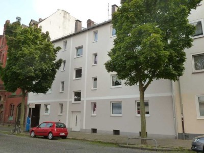 frisch renovierte 3 -Zimmerwohnung mit Balkon, nur 10 Fußminuten zur Uni
im Schillerviertel