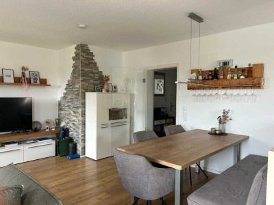 Attraktive 3-Zimmer-Wohnung mit gehobener Innenausstattung mit Balkon und EBK in Hepberg