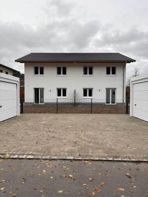 Doppelhaushälfte Erstbezug in Simbach am Inn