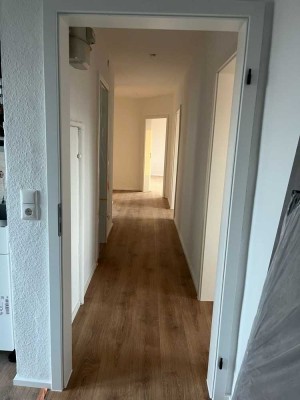 Kernsanierte Wohnung 1 Block vom Zollhafen entfernt
