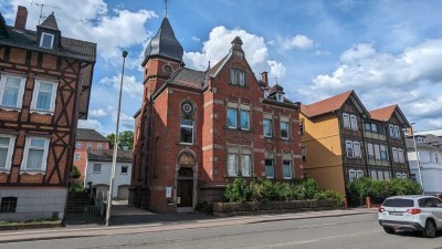 Großzügige Dachgeschosswohnung in Gründerzeit-Villa