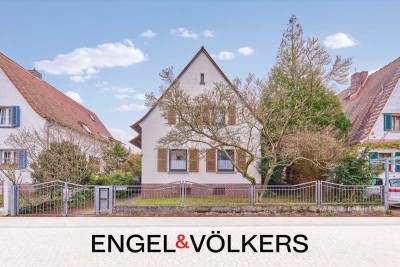 Freistehendes Einfamilienhaus mit wunderschönem Garten in der Villenkolonie