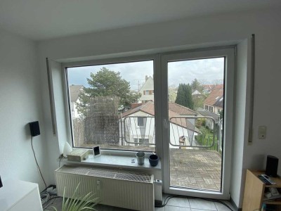 Stilvolle, gepflegte 3-Zimmer-Dachgeschosswohnung mit gehobener Innenausstattung mit EBK in Mainz