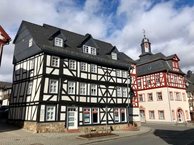 Freundliche 3-Zimmer-Dachgeschosswohnung mit gehobener Innenausstattung in Dillenburg