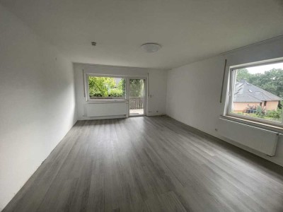 Vollständig renovierte 3-Raum-Wohnung mit 2 Balkone und Einbauküche in Assenheim