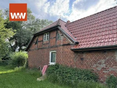 Altes Landhaus mit Potential und Stallung auf traumhaftem Grundstück