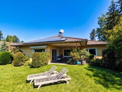 Freistehender Bungalow mit Sonnengarten in ruhiger Lage! 226qm, 768qm Areal, Wärmepumpe, PV-Anlage!