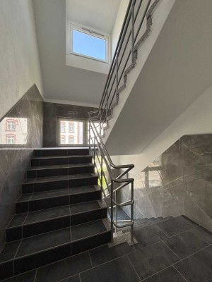 Attraktive 2-Zimmer Dachgeschosswohnung - frisch kernsaniert (Whg. 5)