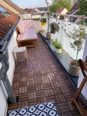 Top moderne 2 Zi. DG-Wohnung mit Dachterrasse u. EBK in N.-I. Altstadt, teilmöbliert, für 1 Person