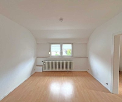 POCHERT IMMOBILIEN - Bezaubernde Dachgeschosswohnung in Kaiserslautern-Pfaffenberg