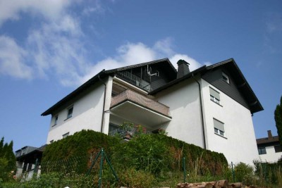 Hirzenhain direkt, schöne u. helle 4 ZKB im 4 FH, 2 Bäder, großer Balkon, schön ruhig