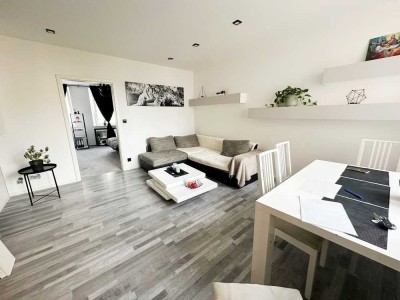 Helle 2 Zimmer-Wohnung in Richtung Hinterhof! Zentrale Lage, sehr gute Verkehrsanbindung!