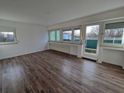 Penthouse: Großzügige, helle  3-Zimmer-Wohnung mit 2 Balkonen