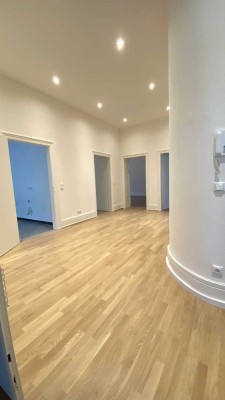 Schöne 5-Zimmer Wohnung mit Balkon in Frankfurt Westend-Nord