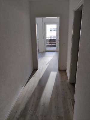 Ruhige zentrale 1-2 Zimmer-Wohnung mit Einbauküche und Balkon