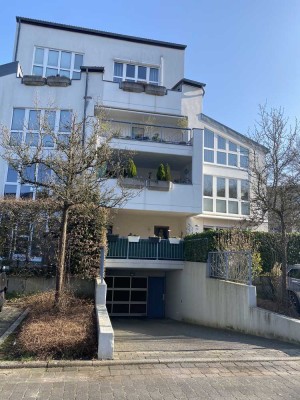 Lichtdurchflutete Maisonette-Wohnung im Herzen der Stadt – mit Tiefgaragenstellplatz