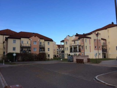 Schöne drei Zimmer Wohnung in Roth in ruhiger Lage (Seniorenwohnanlage)