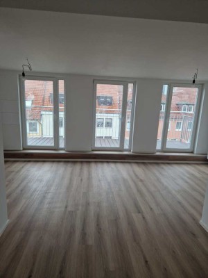 Zwei-Zimmer-Dachgeschosswohnung mit EBK am Neustädter Markt