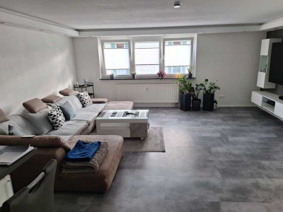 Schöne 4 Zimmer ETW mit Balkon und Garagenstellplatz