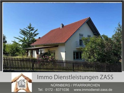 Charmantes Wohnhaus mit Garten und großer Garage