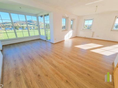 Neuwertige 2-Zimmer-Wohnung mit traumhaftem Seeblick &amp; Seezugang in Seeham