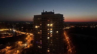 Exklusive, modernisierte 2-Raum-Wohnung mit Balkon und EBK