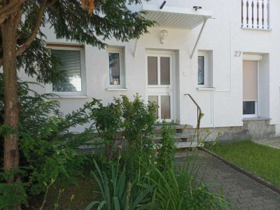 4-Zimmer-Wohnung mit Einbauküche, Balkon und Gartenanteil in Ammerndorf