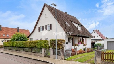 Zweifamilienhaus mit großem Garten, Garage und vielseitigem Potenzial