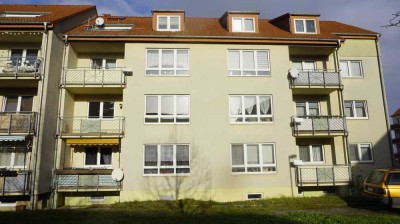 GEMÜTLICHE 3-Zimmer-Wohnung (mit Balkon und Stellplatz)  vor den Toren der Stadt