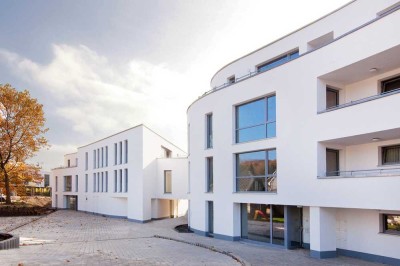 Lichtdurchflutete 2 Zimmer Wohnung mit Loggia und Blick ins Grüne! 1.9