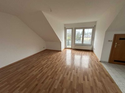 2-Zimmer-DACHGESCHOSS-Wohnung mit amerikanischer Küche, Bad und Balkon in Leipzig - HOLZHAUSEN