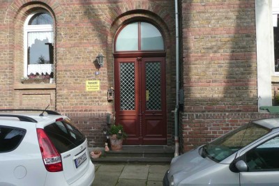 Stilvolle, modernisierte 2-Zimmer-Hochparterre-Wohnung mit gehobener Innenausstattung in Siegburg