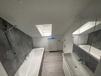 Attika-Traum: 3 Zimmer, 80 m², Balkon, Stellplatz in Schifferstadt