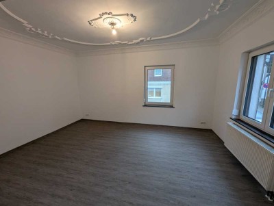 Renovierte 4-Zimmer-Wohnung im Erdgeschoss - Zentrale Lage!