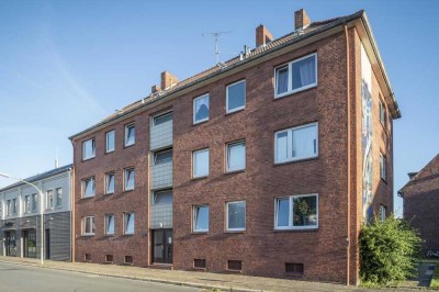 Wir modernisieren für Sie! 4 ZKB-Balkonwohnung mit Dusche im Erdgeschoss in Heppens zu vermieten!
