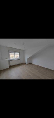3 Zimmerwohnung mit Balkon und Stellplatz