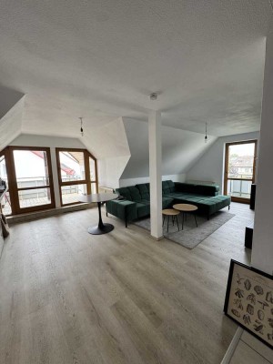 2,5-Wohnung mit EBK, zwei Balkone und Stellplatz